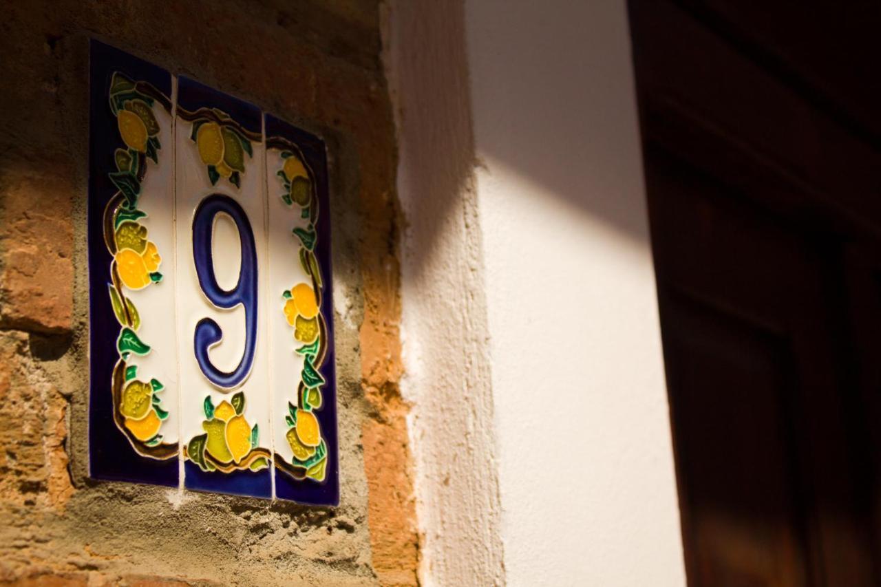 9 Stylish In Unirii Square Appartement
